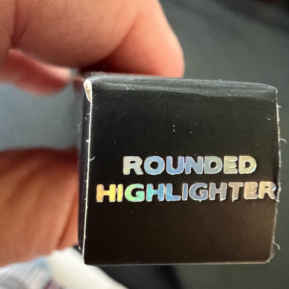 BH COSMETICS NEW ROUNDED HIGHLIGHTER BRUSH
